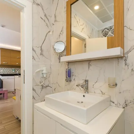 Unaloglu Suites 아파트 *